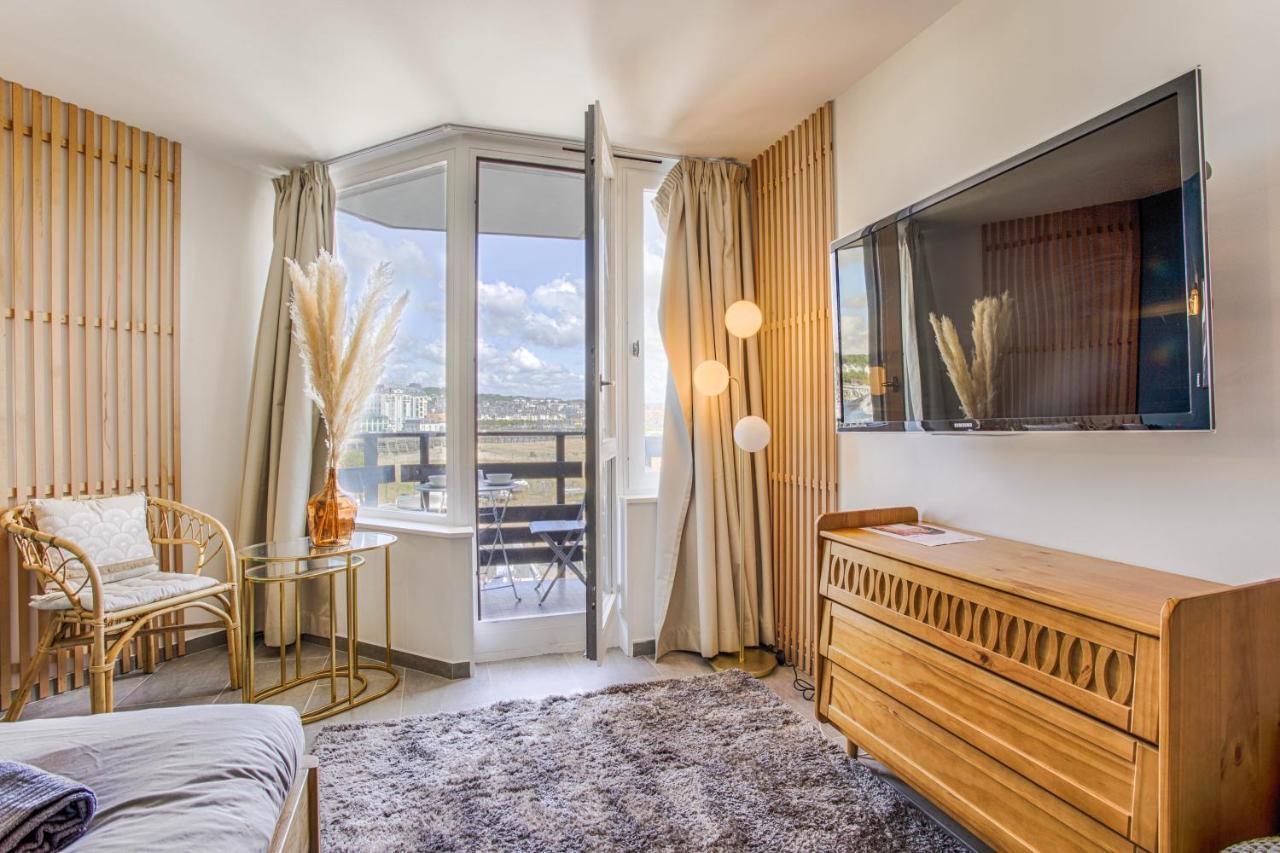La Rev'Rie - Vue Sur Mer Avec Balcon Deauville Buitenkant foto